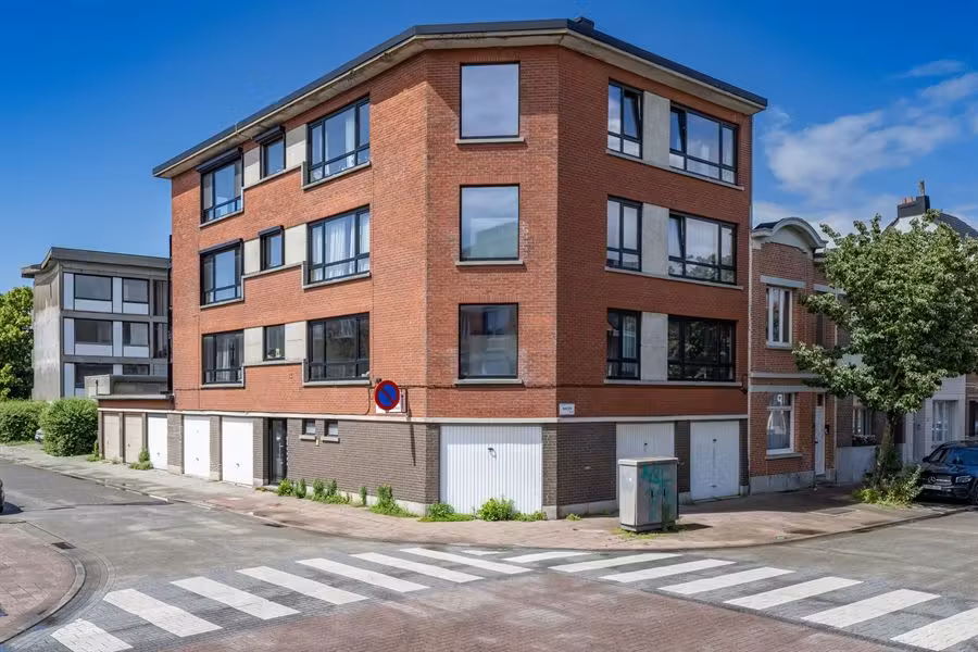 Volledig gerenoveerd hoekappartement te Deurne - 10