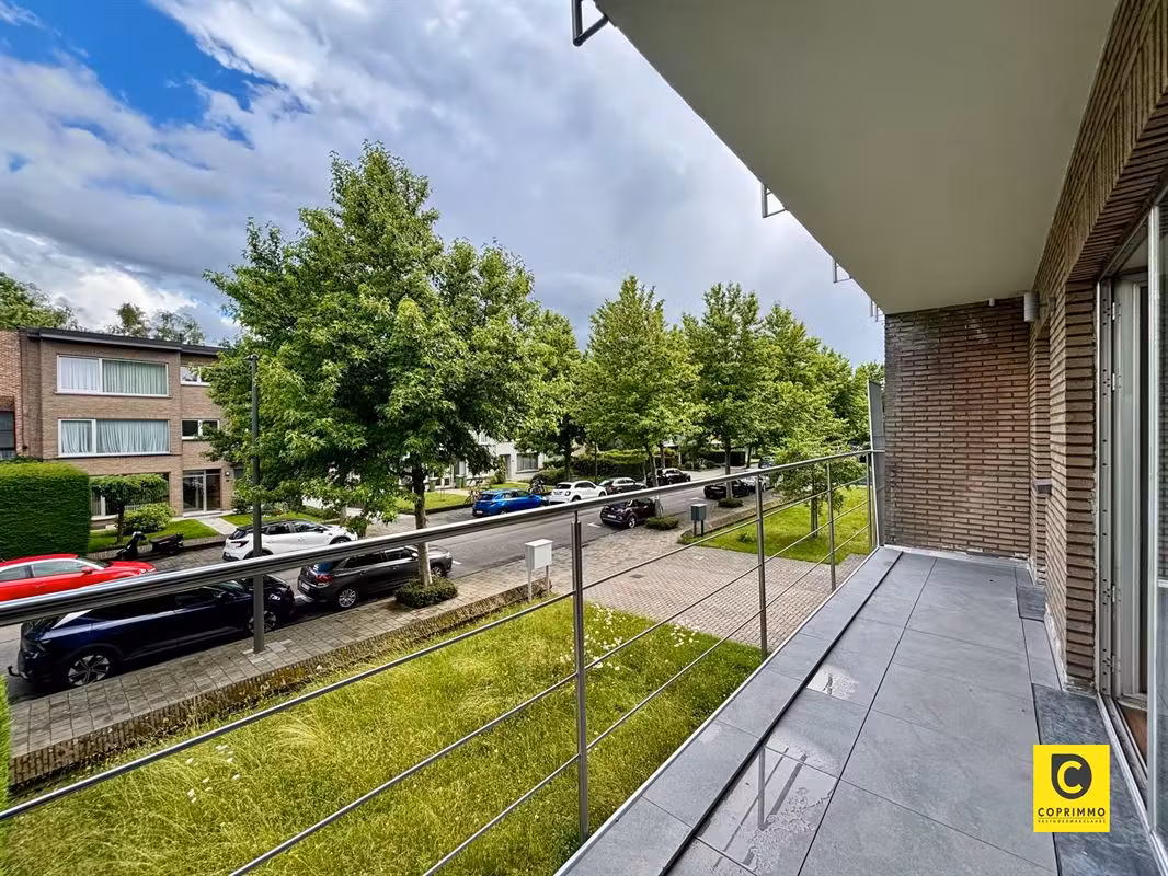Charmant 2-slaapkamerappartement met terras en garagebox te Berchem - 11