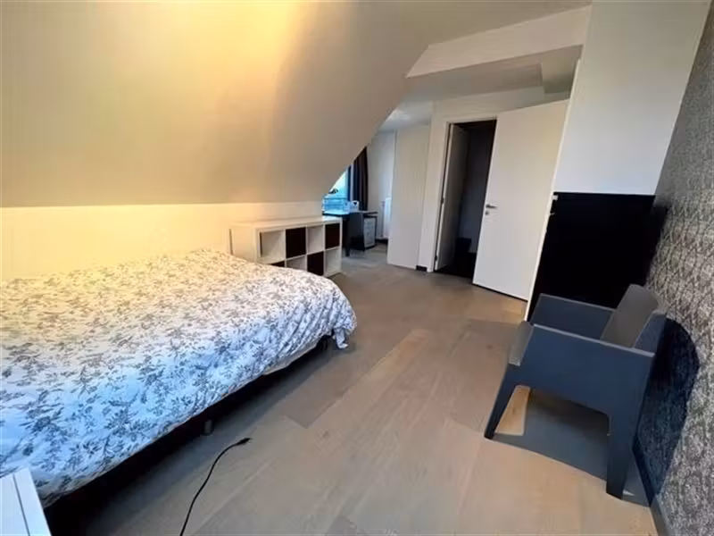 Flower District! Superb Furnished 2 Bedroom Apartment with Terrace - 5