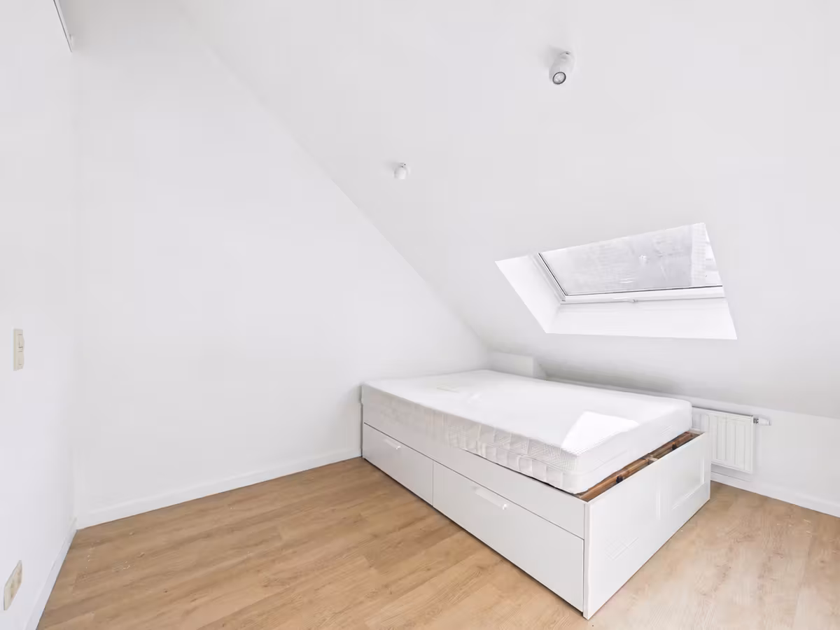 Three-bedroom triplex with balcony in Saint-Gilles - 9