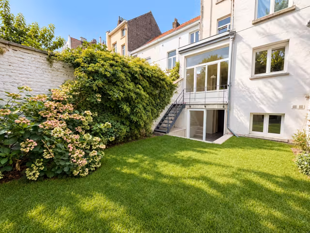 Two-bedroom duplex with terrace and garden in Ixelles - 17