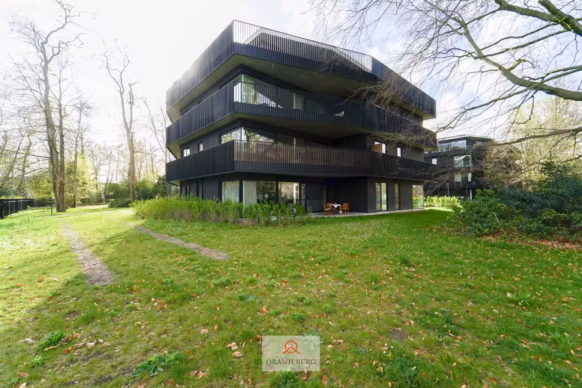 Modern appartement met staanplaats in groene parktuin - 2