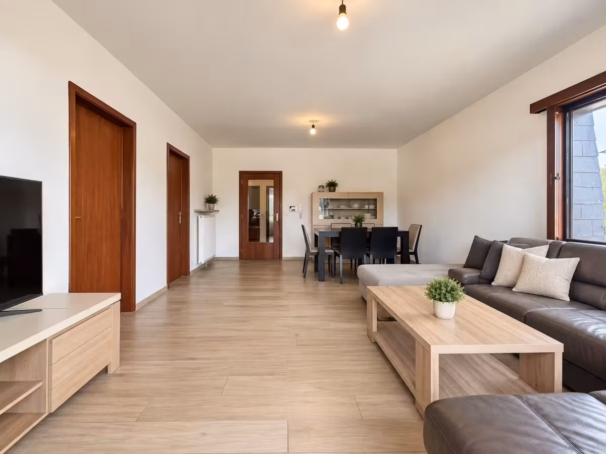 Appartement rénové avec 2 chambres à coucher et garage - 7
