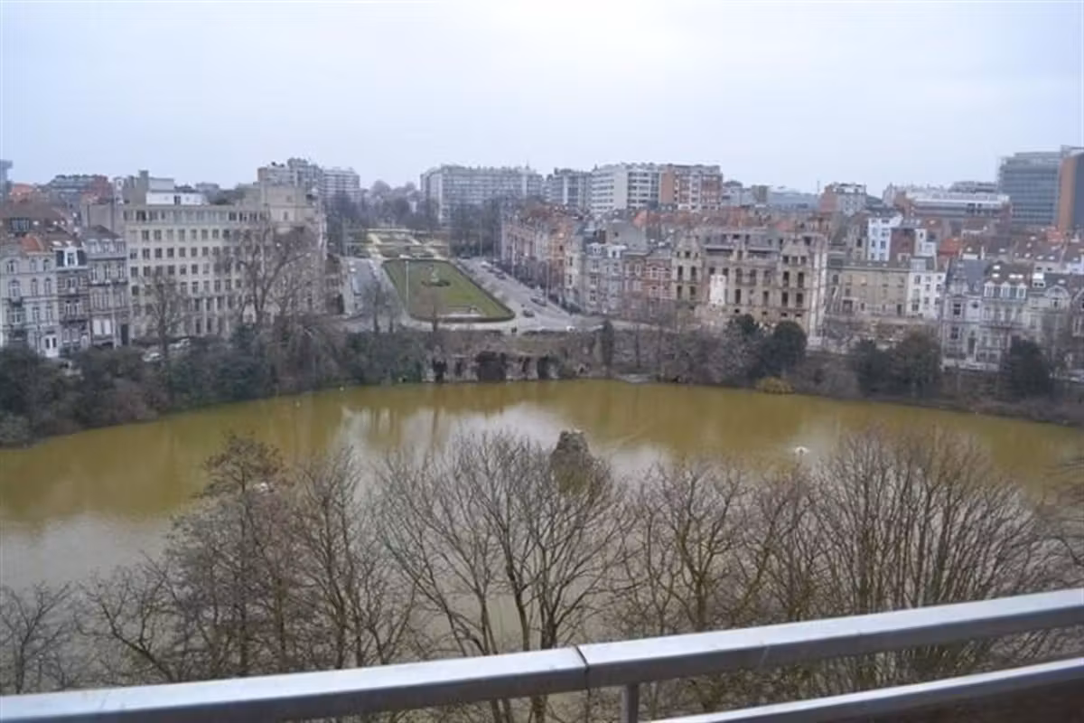Appartement op de 10de verdieping met zicht op Square Marie Louise - 2