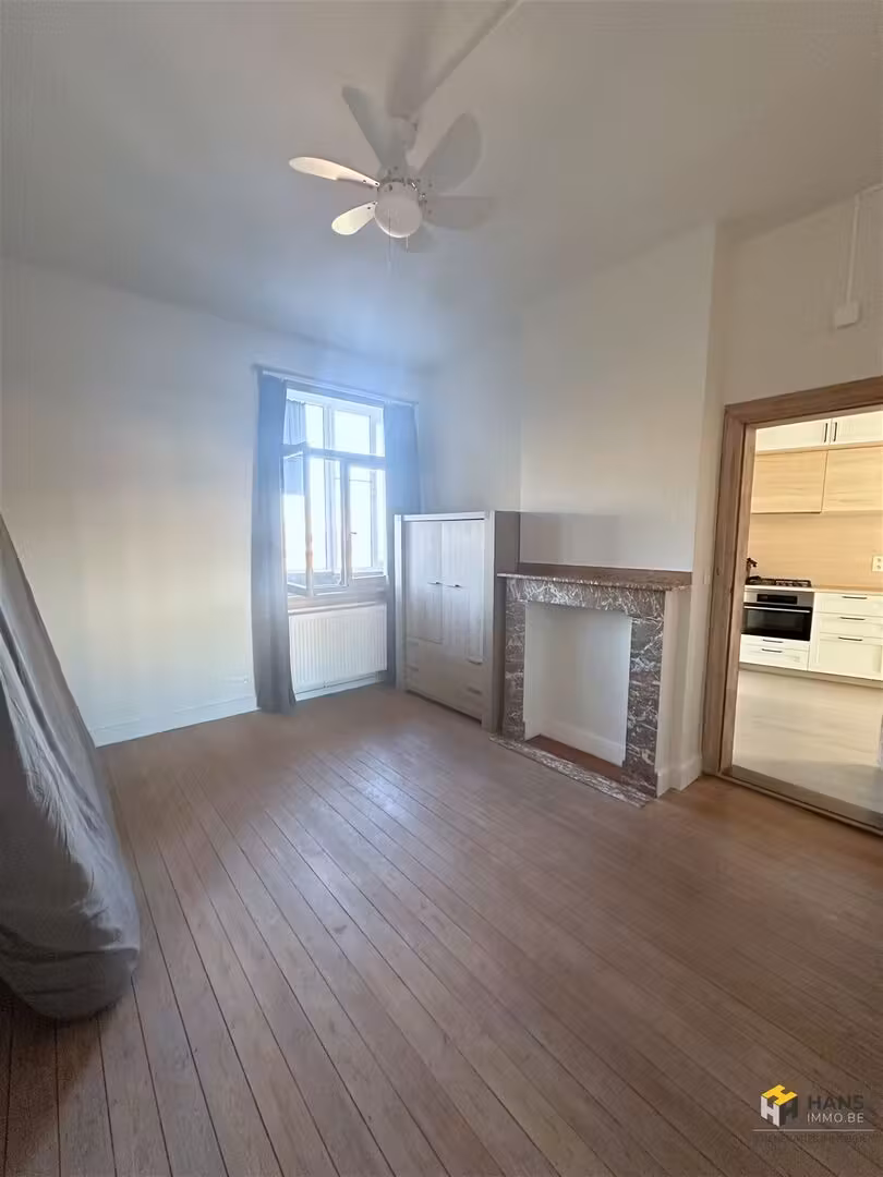 Lichtrijk en vernieuwd appartement met terras in Antwerpen - 10