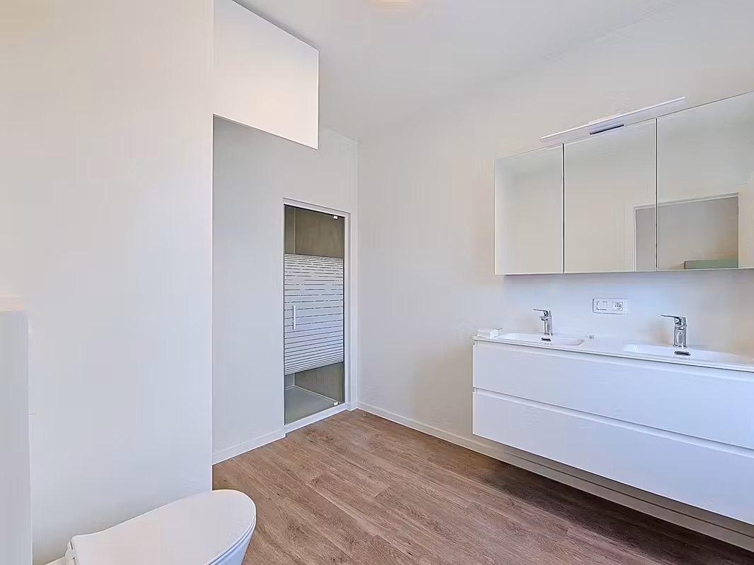 Renovated semi-detached home near Sint-Denijs-Westrem center - 14