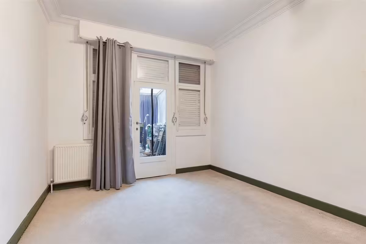 Spacious ground-floor apartment with large garden - 8