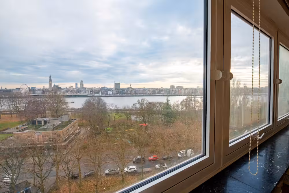 Lichtrijk 2-slaapkamerappartement met uitzicht op Antwerpen - 5