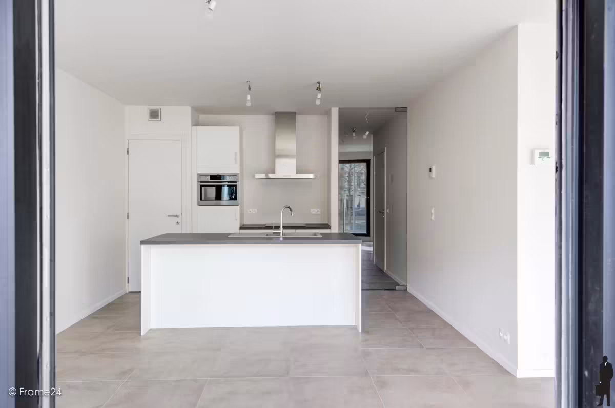 Bright 2-bedroom apartment with terrace - 8
