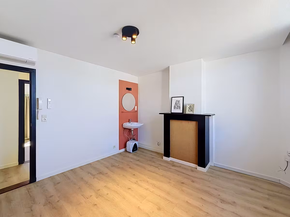Ruime woning met 3 kamers en duplex-suite op de Rooigemlaan - 9