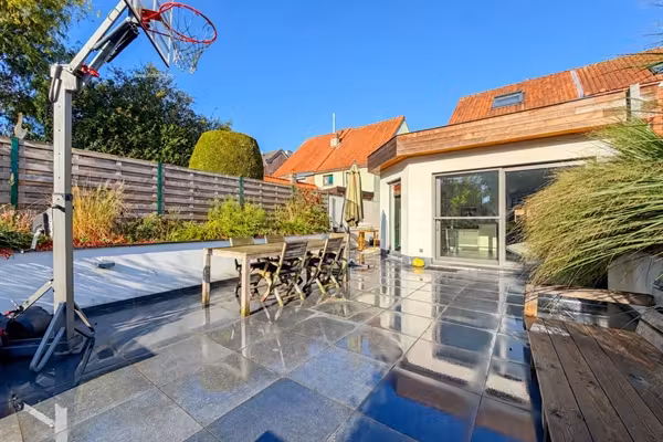 Maison semi-ouverte rénovée avec jardin - 13