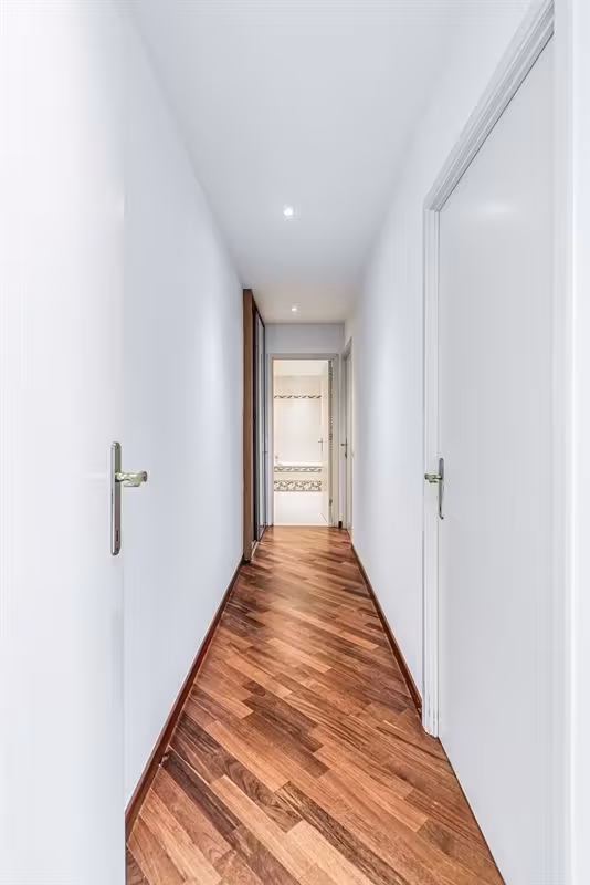 Penthouse with double parking in Châtelain - 5