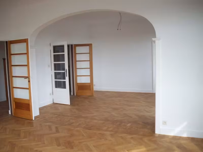 Josaphat Park! Very nice unfurnished 2 bedroom apartment for rent - 3
