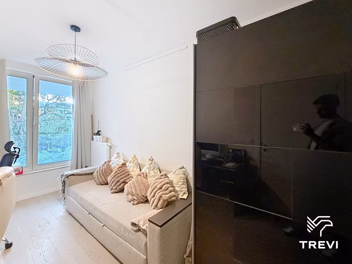 Lichtrijk appartement met twee slaapkamers en terras - 10
