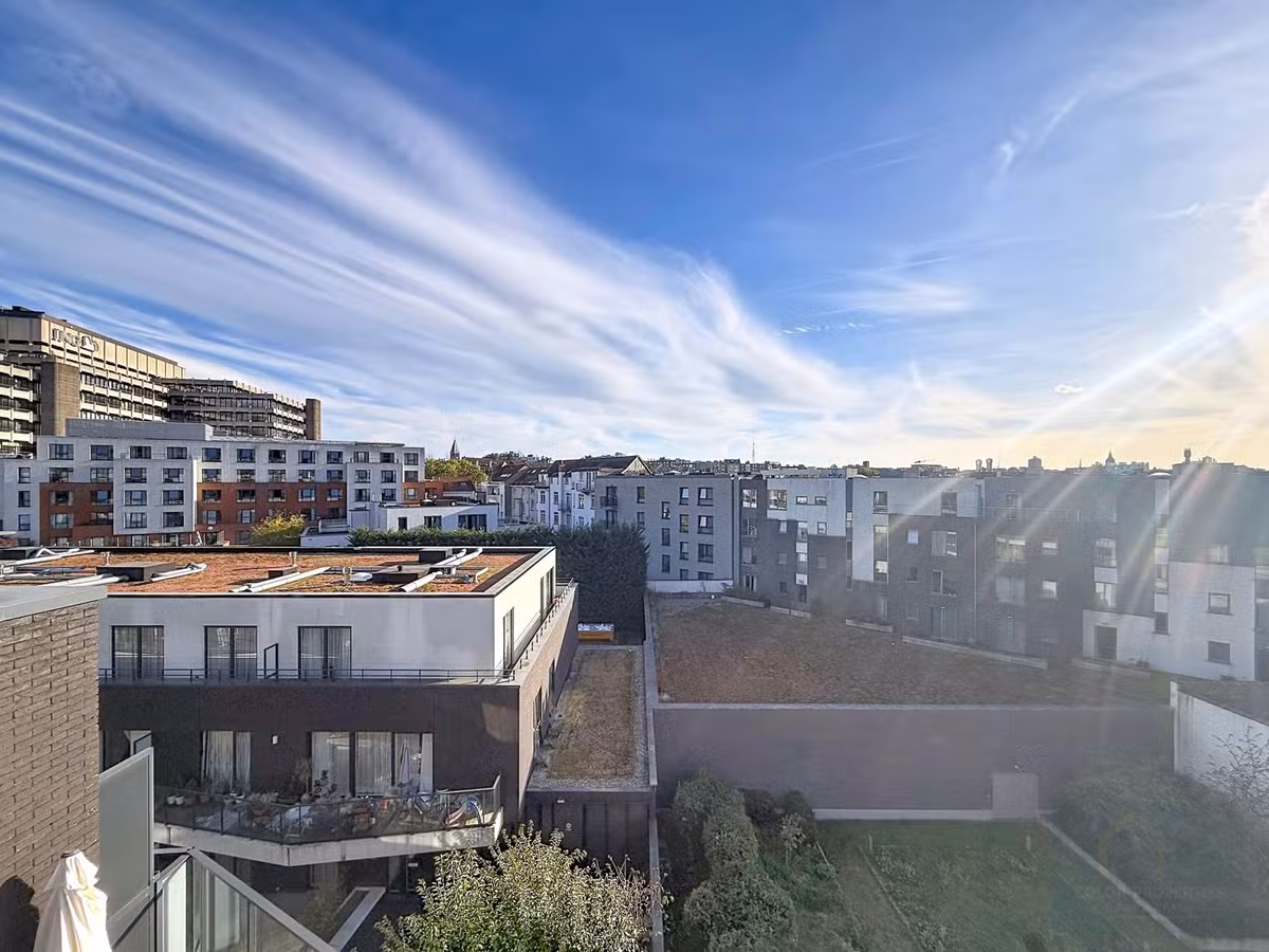 Niet gemeubileerde penthouse met terrassen in Etterbeek - 17