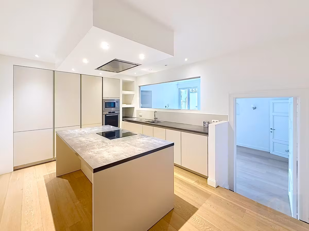 Luxury apartment with terrace and parking - 14