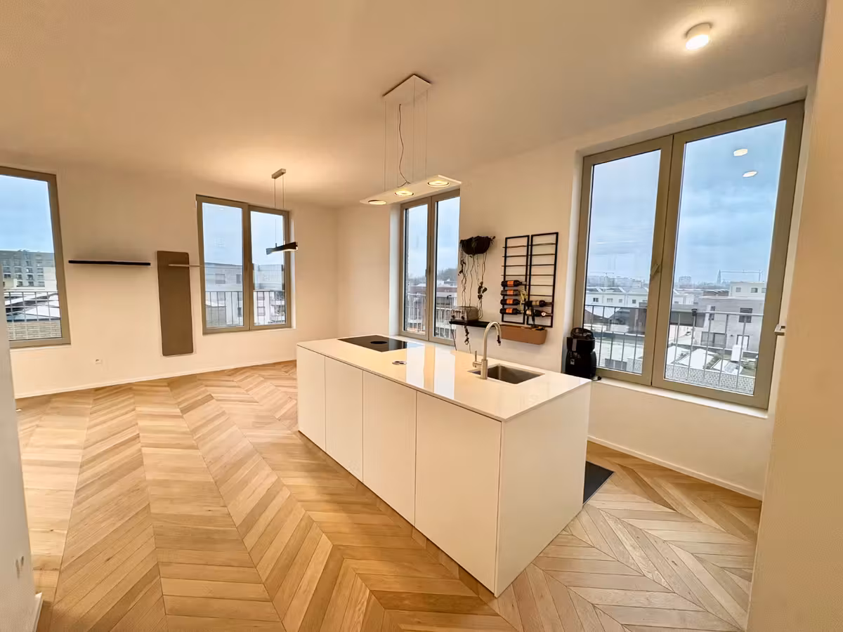 Twee-slaapkamer appartement met groot terras - 3