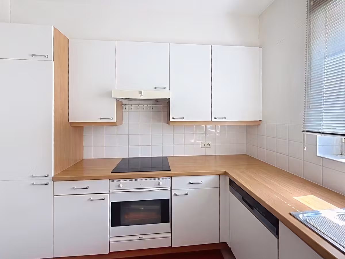 Two-bedroom apartment with terrace and parking - 3