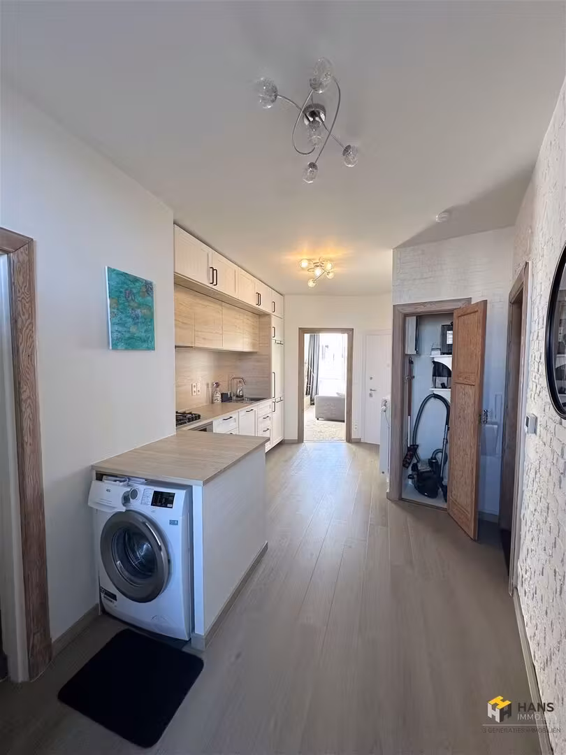 Lichtrijk en vernieuwd appartement met terras in Antwerpen - 11