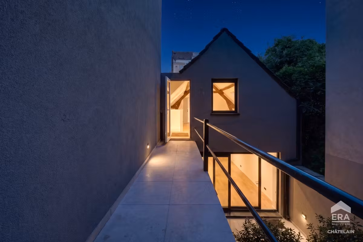 Rear duplex of ±100 m², fully renovated - 2