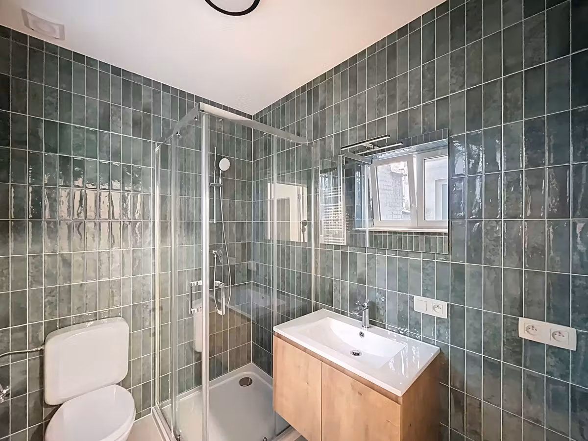 Gerenoveerd 3-slaapkamer appartement Julien Hanssenslaan - 14