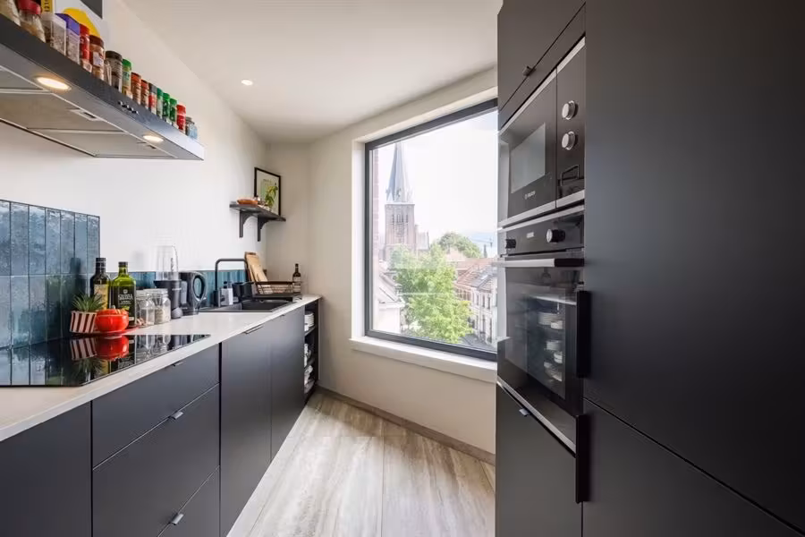 Volledig gerenoveerd hoekappartement te Deurne - 2