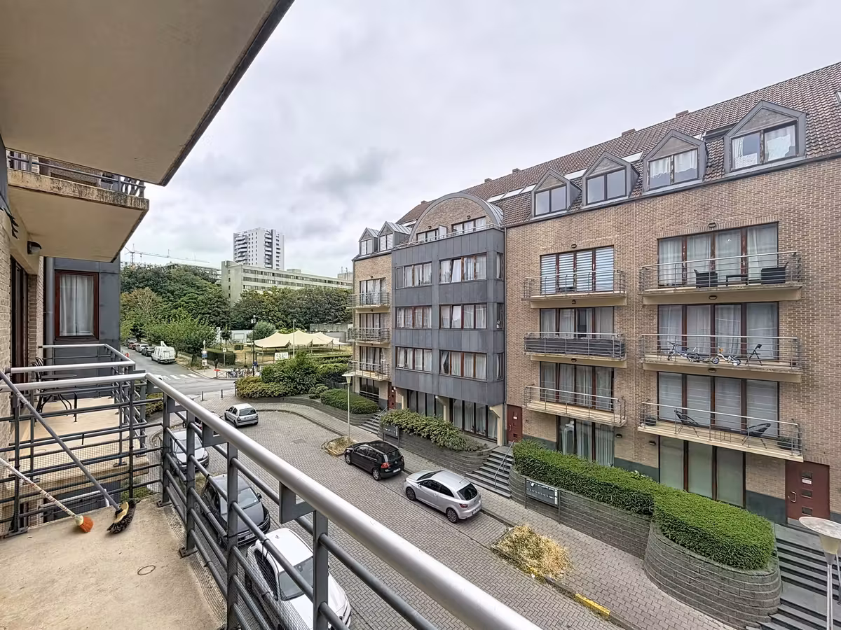 Gerenoveerd appartement met twee slaapkamers en terras - 15