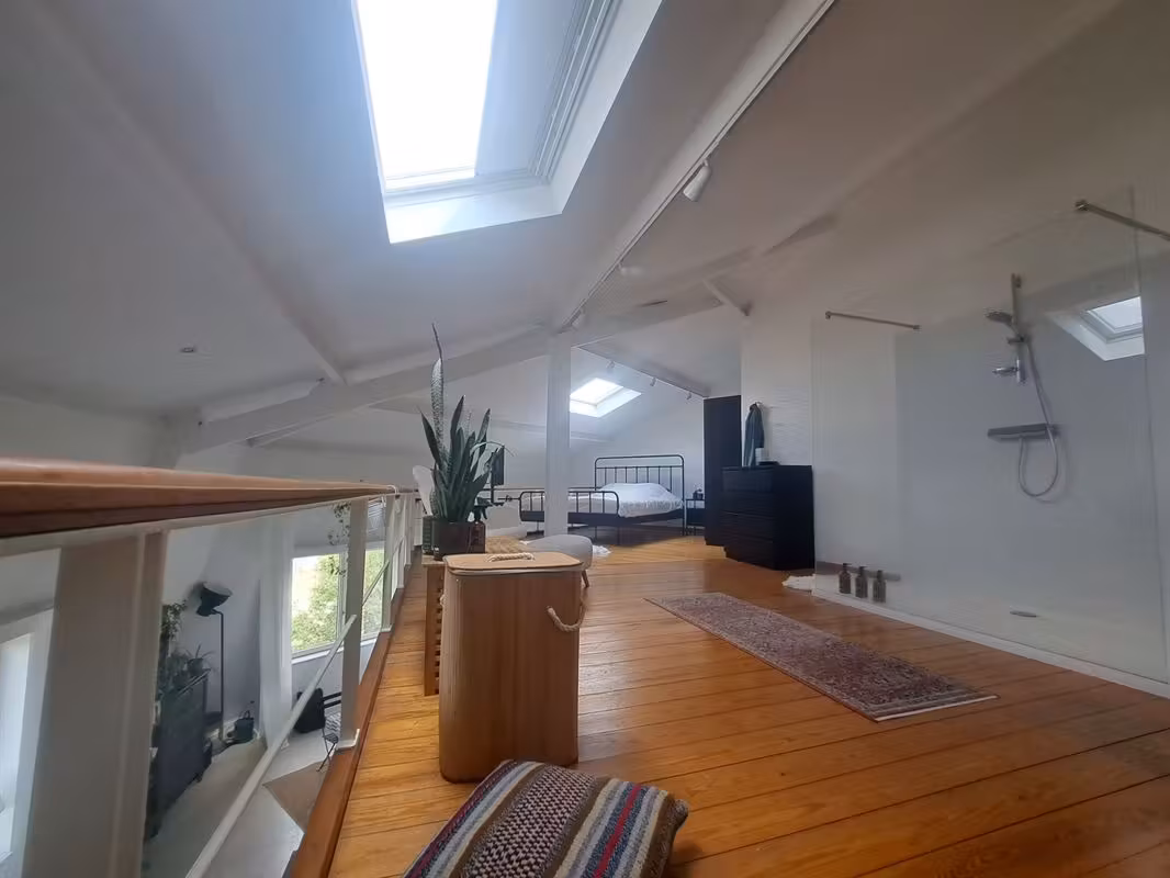 Loft-style duplex apartment in Antwerp South - 12