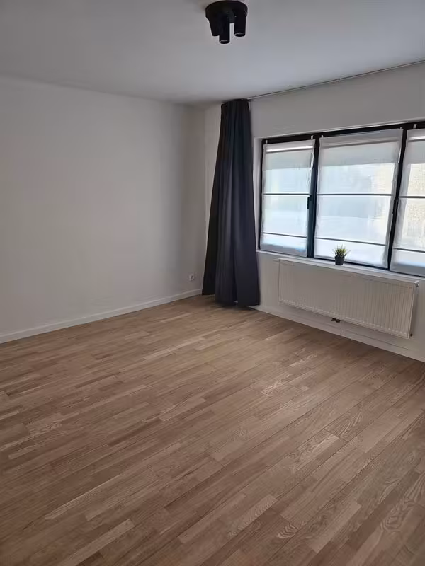 Gerenoveerde halfopen woning met 3 slaapkamers - 4