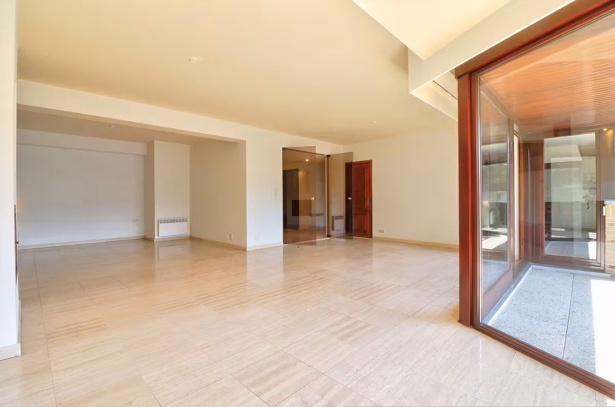 Bright 165 sqm apartment with terrace - 10