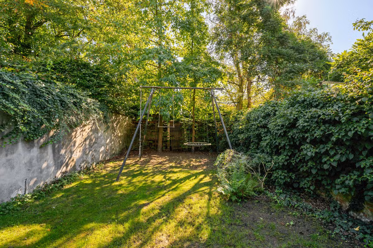 Maison charmante avec cinq chambres à coucher et jardin - 23