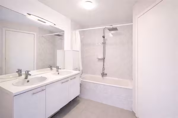 Instapklaar appartement met zonnig terras op toplocatie in Wilrijk - 7