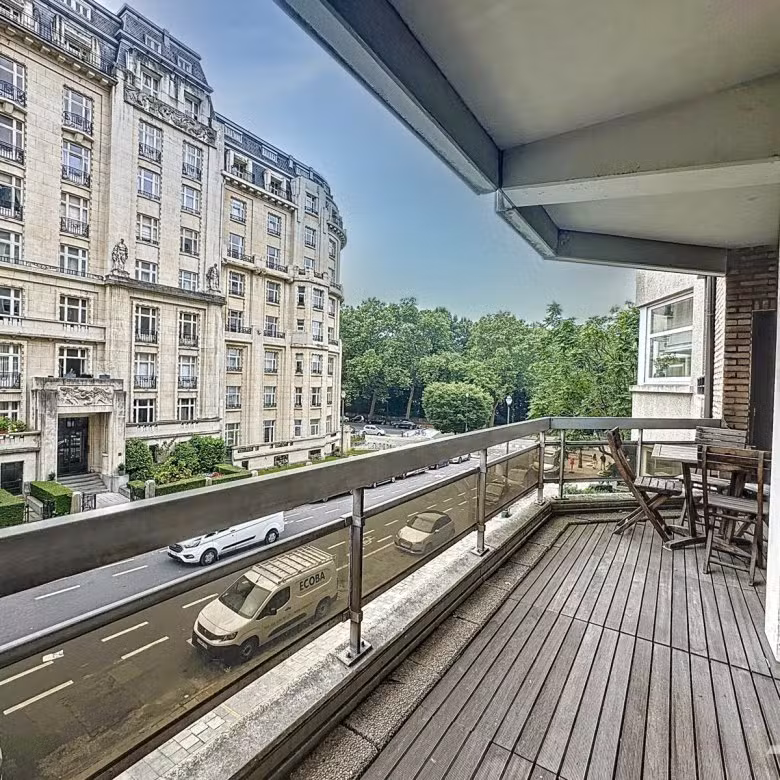 Furnished 2-bedroom apartment with terrace - 2