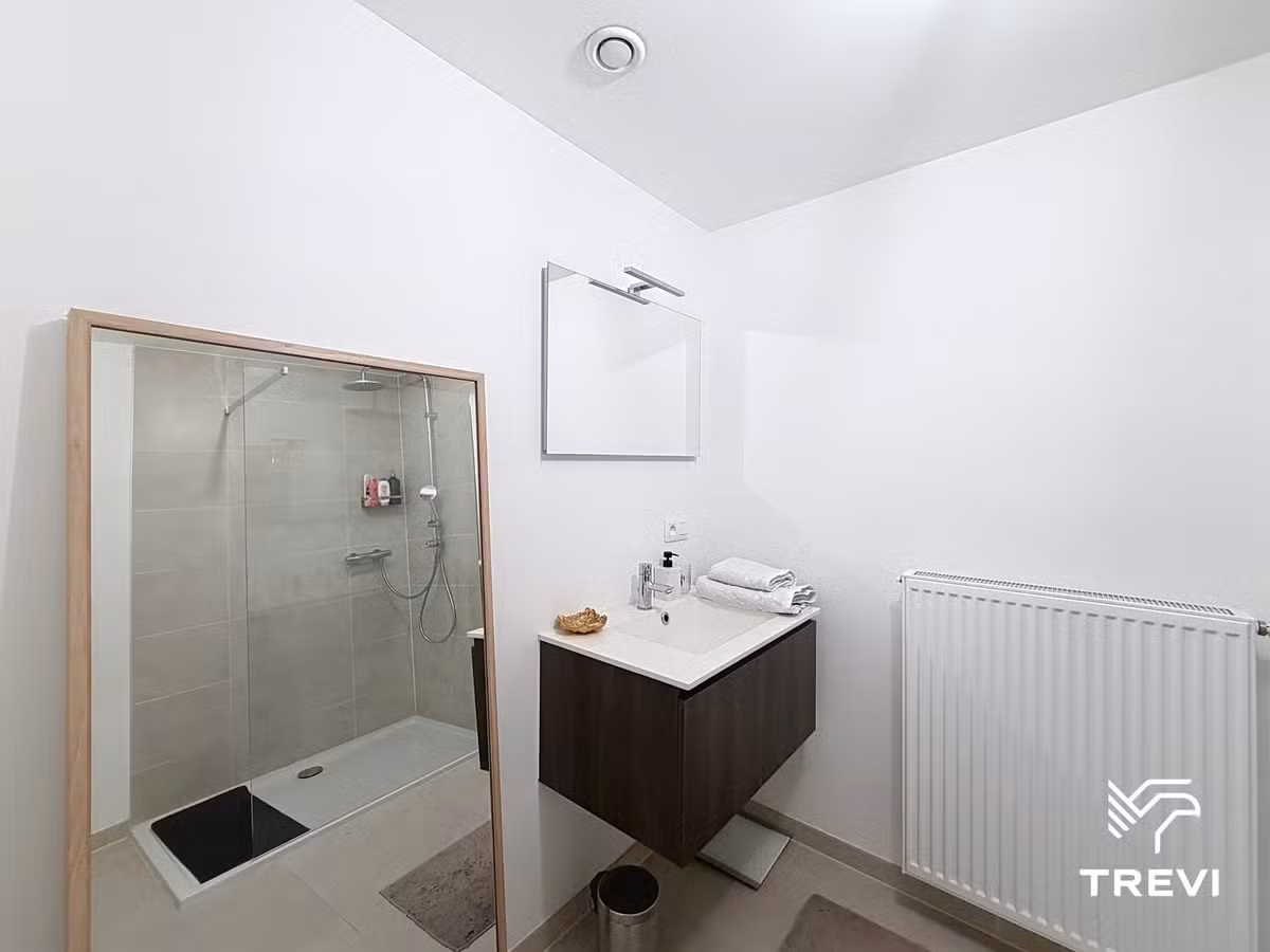 Lichtrijk appartement met twee slaapkamers en terras - 17
