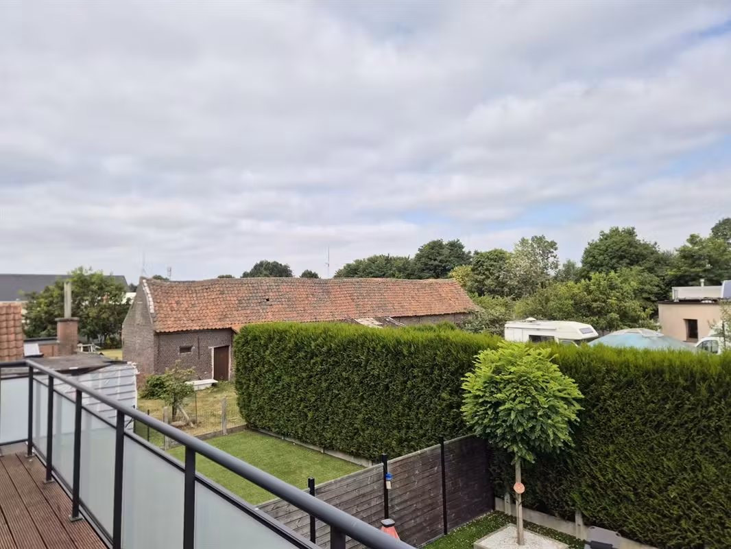 Ruim duplex appartement met zonnig terras in Oostakker - 2