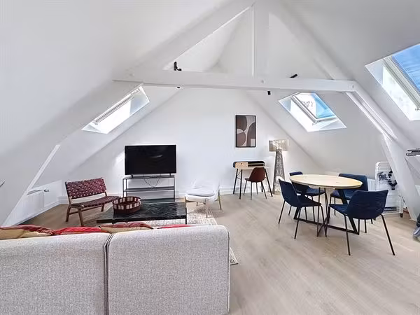 Furnished 1-bedroom apartment near Dailly Square - 10