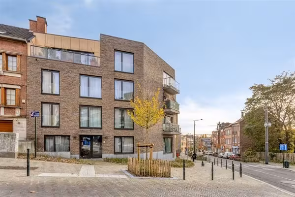 Appartement met 2 slaapkamers, balkon en parking in Neder-Over-Heembeek - 2