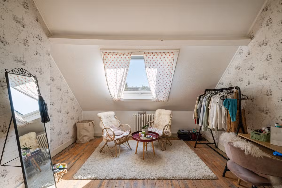 Maison charmante avec cinq chambres à coucher et jardin - 16