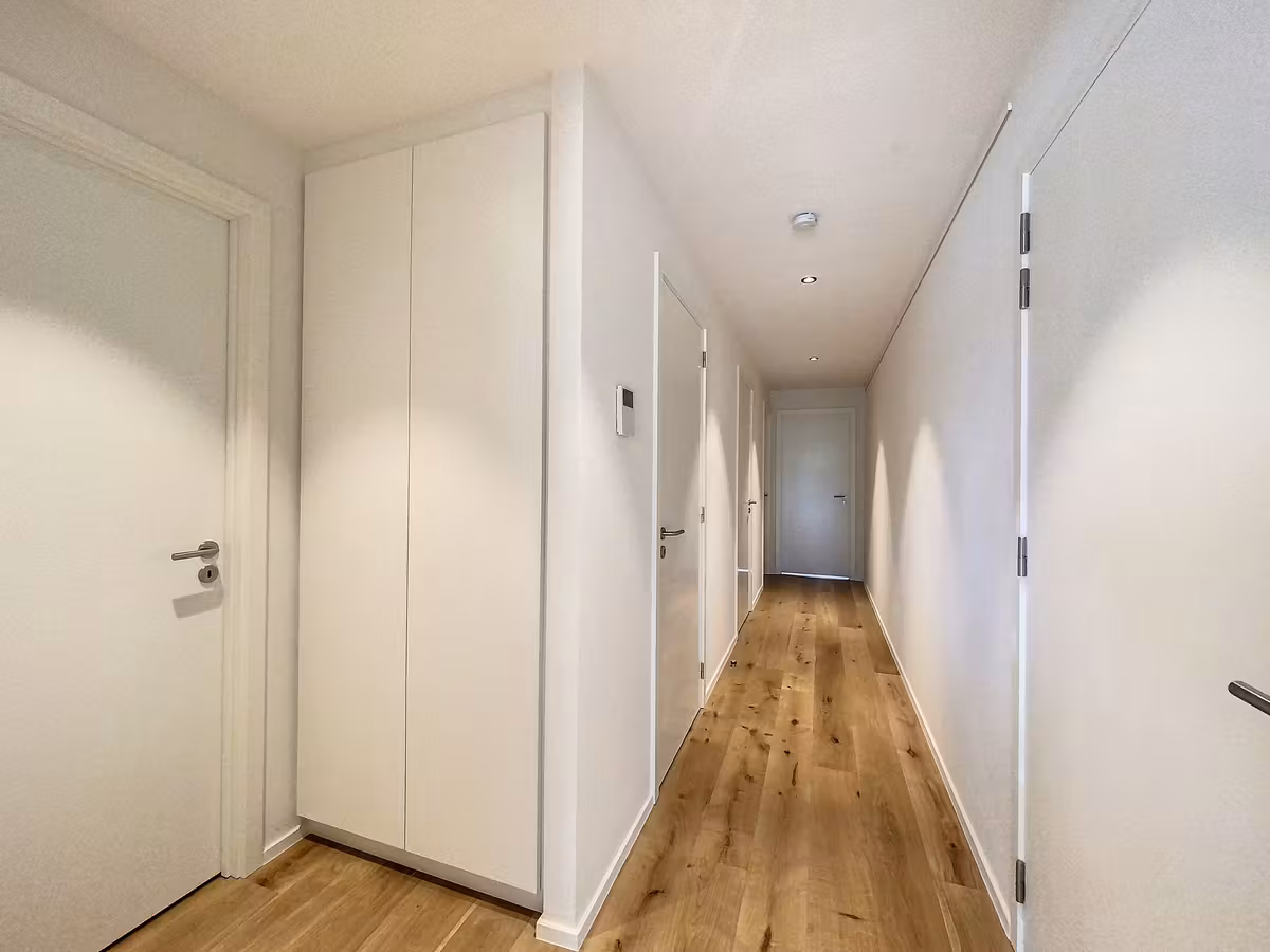 Brussel: Appartement met 2 slaapkamers + terras + parking - 13