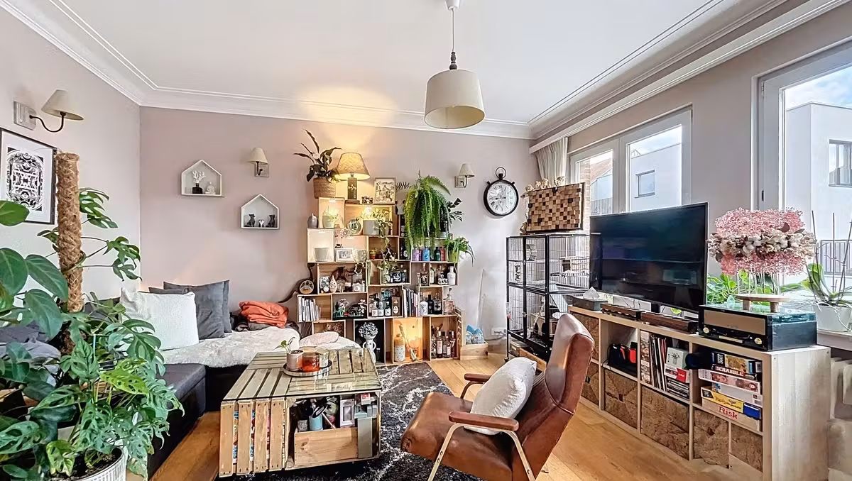 Gerenoveerd mooi 2 slaapkamers appartement + parking - 2