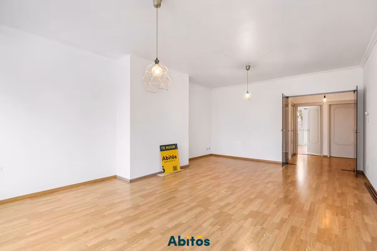 Tweeslaapkamerappartement met garagebox nabij Coupure - 6
