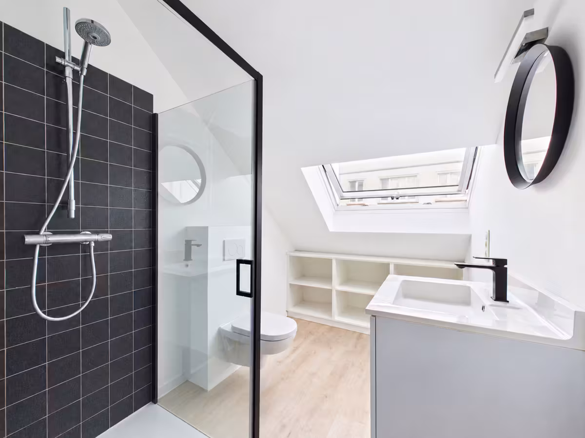 Three-bedroom triplex with balcony in Saint-Gilles - 11