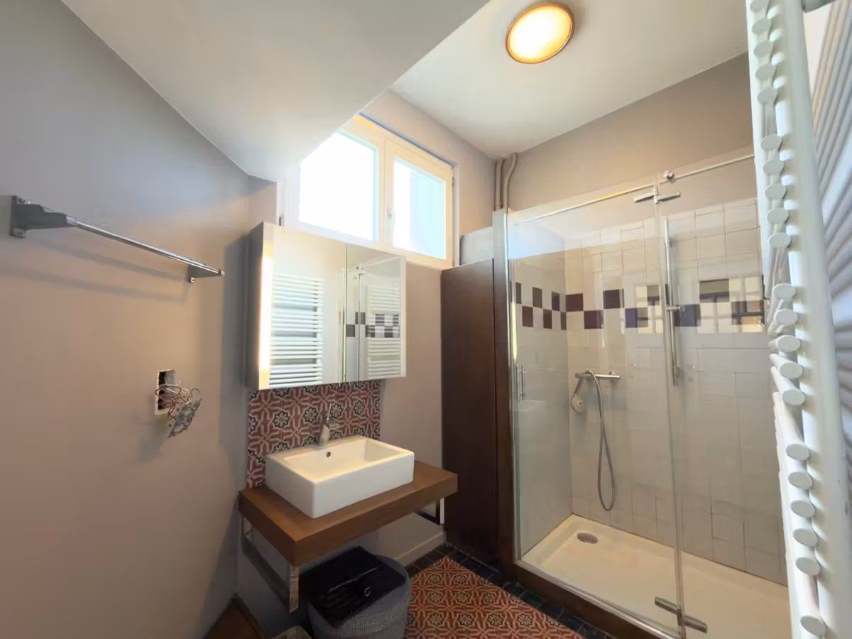 Furnished 1-bedroom apartment with terrace in Cee District - 8