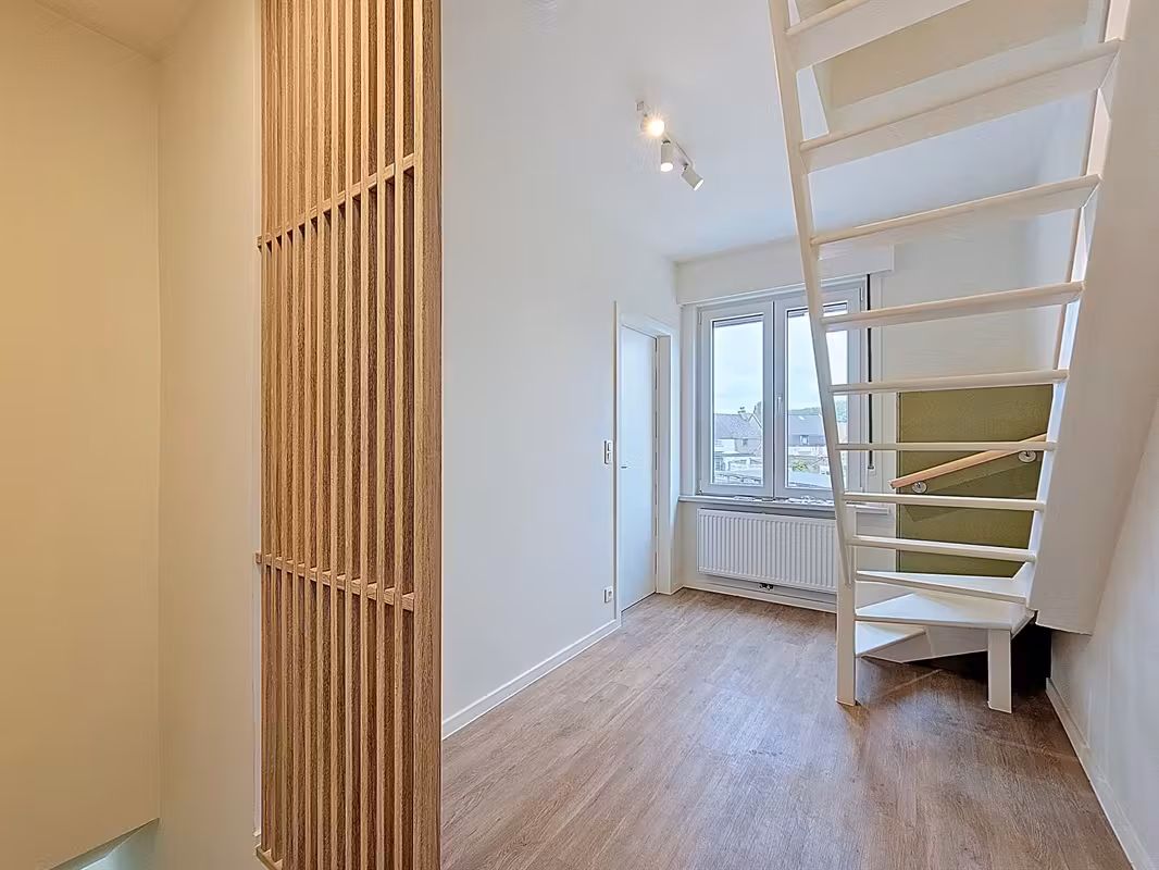 Renovated semi-detached home near Sint-Denijs-Westrem center - 11