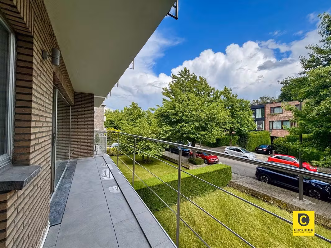 Charmant 2-slaapkamerappartement met terras en garagebox te Berchem - 12
