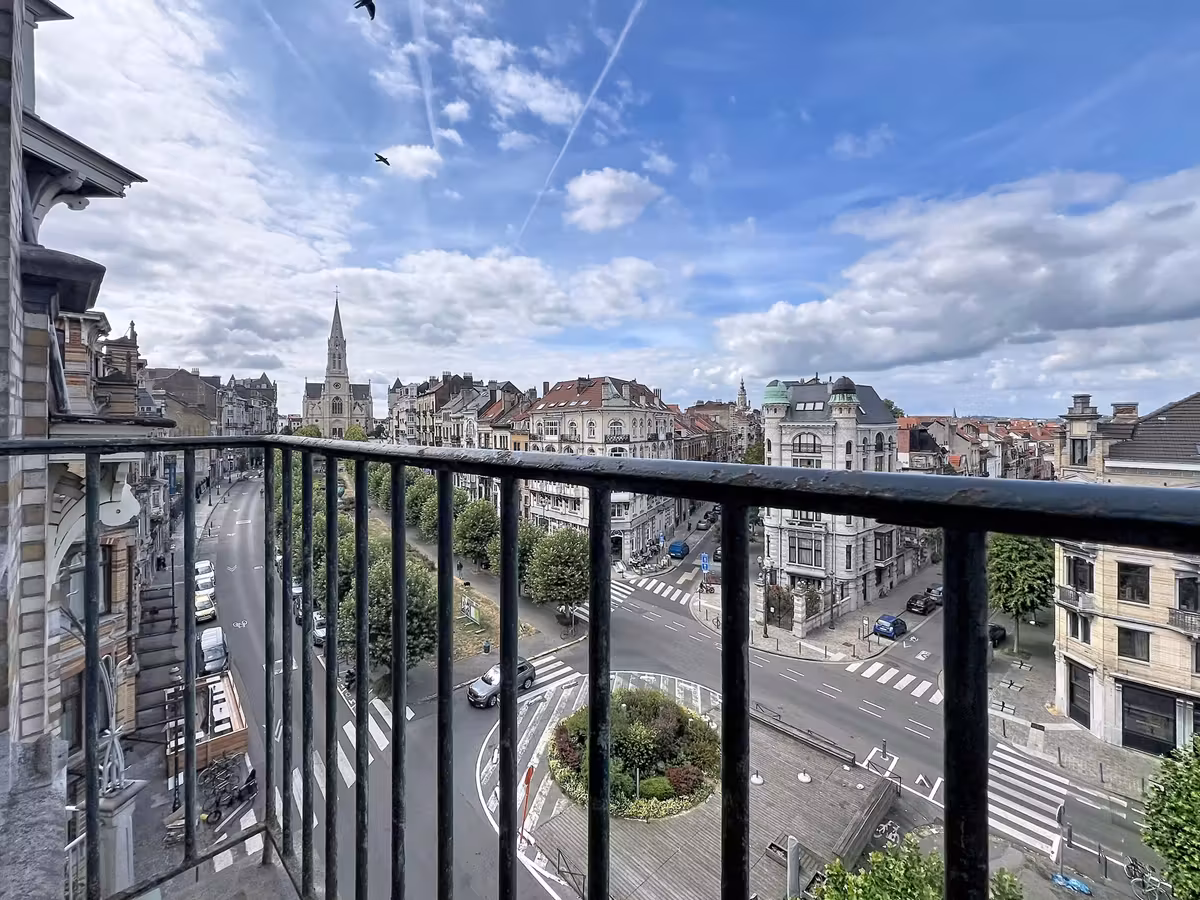 Charming 2-bedroom apartment on Avenue Louis Bertrand - 2