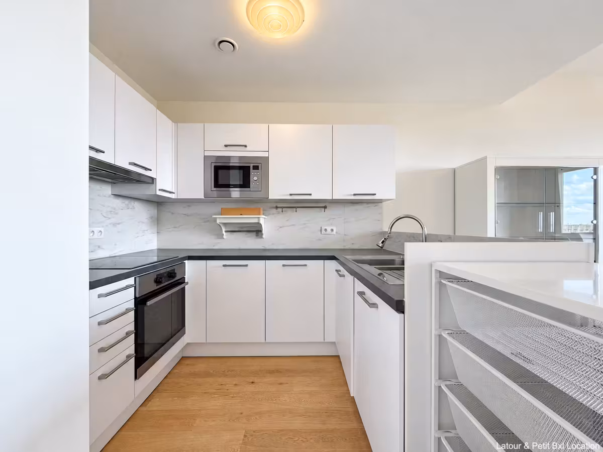 3-bedroom apartment with large terrace - 3