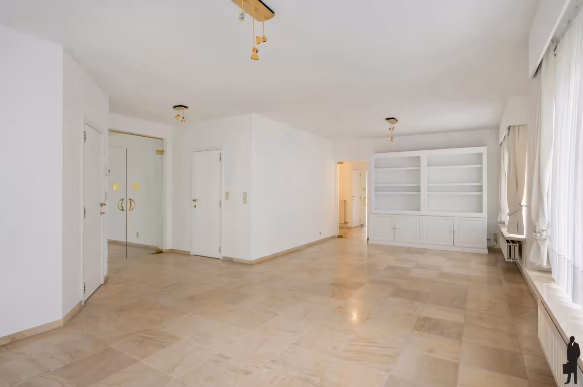Ruim villa-appartement met 4 slaapkamers & garage - 6