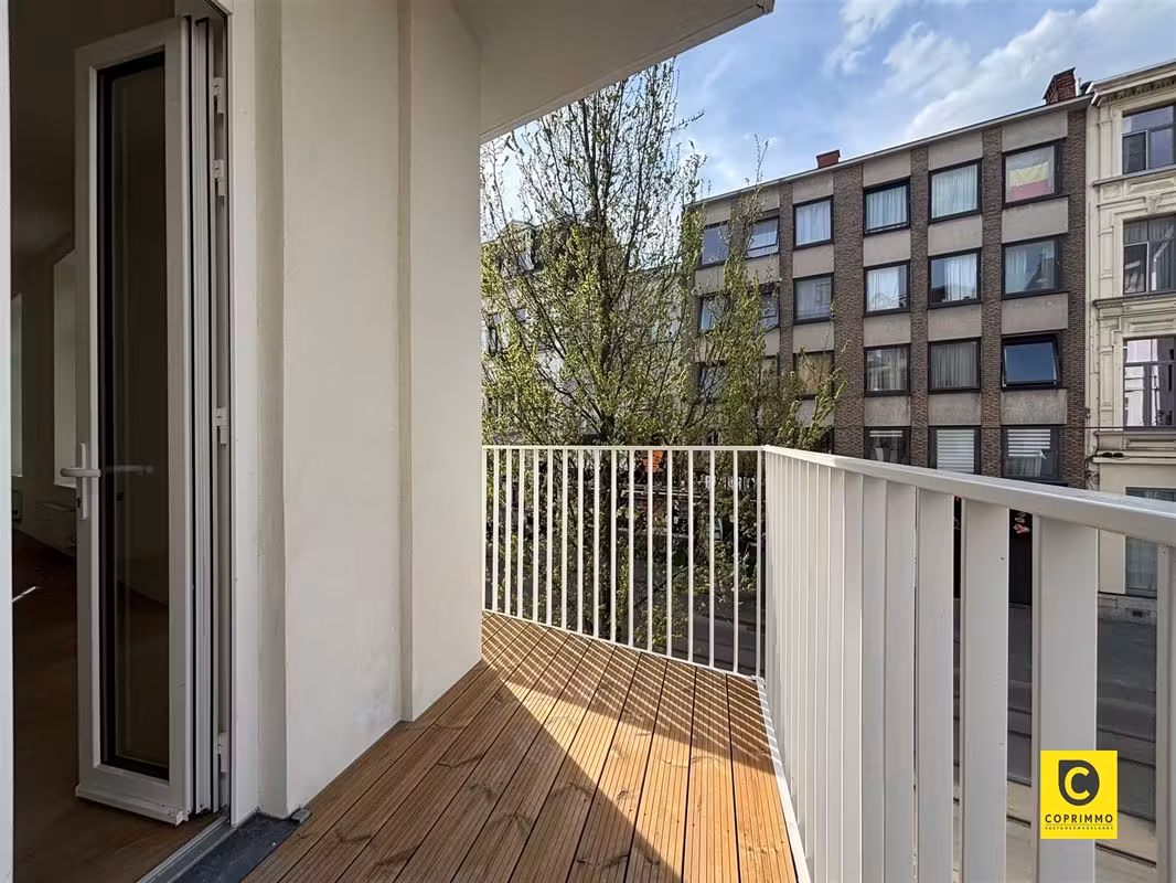 Gerenoveerd 2 slaapkamer appartement met terras in Antwerpen-Zuid - 6