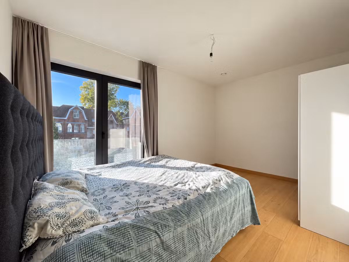Spacious 3-bedroom apartment with large terrace - 13